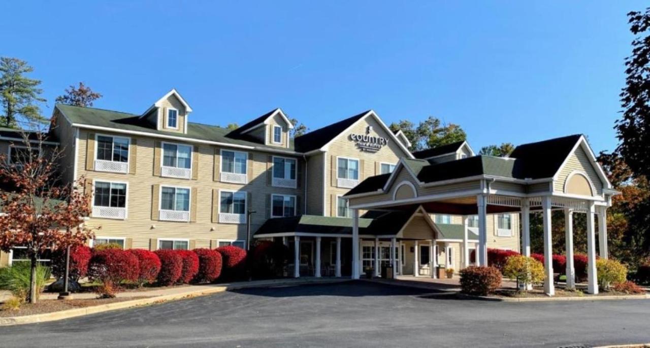 Country Inn & Suites By Radisson, Lake George Queensbury , Ny ภายนอก รูปภาพ