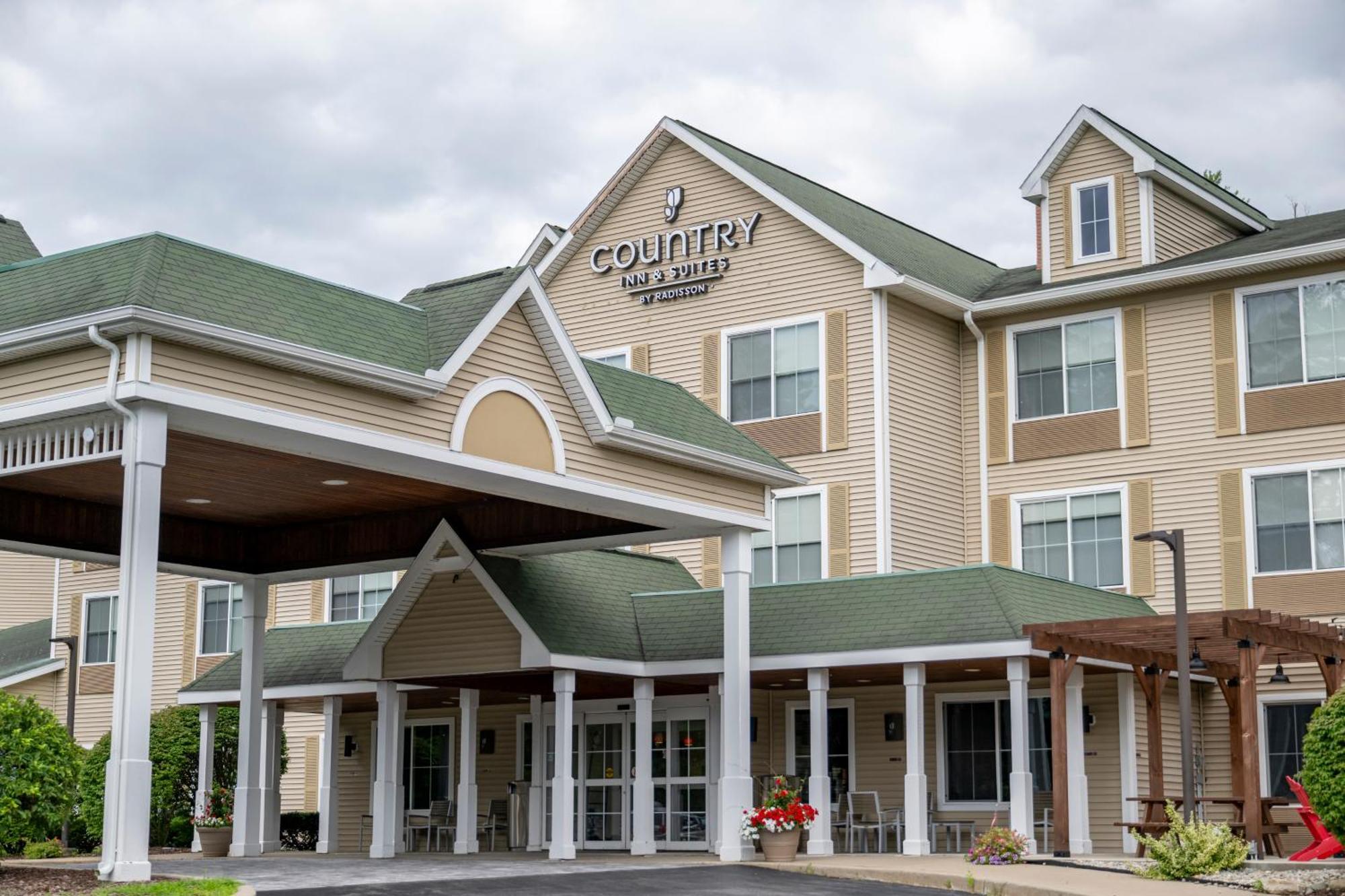 Country Inn & Suites By Radisson, Lake George Queensbury , Ny ภายนอก รูปภาพ